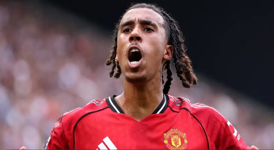 Ảnh bài viết Leny Yoro ủng hộ Amorim thẳng tay loại bỏ 'nhân tố xấu' ở Man Utd