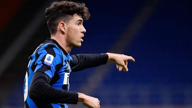 Liverpool phá két vì Bastoni.