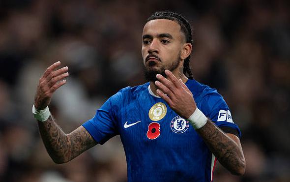 Malo Gusto: 7.8 điểm: Một pha chạy chỗ và đánh đầu chuẩn xác từ đường chuyền của Alejandro Garnacho ở phút 52 đã giúp Malo Gusto ghi bàn thắng đầu tiên cho Chelsea sau 98 lần ra sân.

Wesley Fofana: 7.6 điểm: Cầu thủ người Pháp giúp Chelsea chuyển đổi lối chơi bằng cách dâng cao kiểm soát bóng, đồng thời gây ấn tượng khi xử lý các tình huống cố định trong vòng cấm. 

Trevoh Chalobah: 7.6 điểm: Anh nhanh chóng dự đoán được nguy hiểm và chọn vị trí khôn ngoan để chấm dứt các đợt tấn công hạn chế của Wolves.

Marc Cucurella: 7.7 điểm: Tuyển thủ Tây Ban Nha đã tạo ra áp lực lên hàng tiền vệ Wolves. Anh chọn vị trí thông minh để Alejandro Garnacho có thể cô lập người theo kèm.


Moisés Caicedo: 6.8 điểm: Anh chơi tốt nhất khi áp sát đối phương để giành lại quyền kiểm soát bóng, tuy nhiên, đôi khi lại không xử lý đúng lúc, phạm nhiều lỗi và phải nhận thẻ vàng.

Enzo Fernandez: 7 điểm: Cầu thủ mang áo số 8 của Chelsea là trung tâm của mọi pha bóng bên phía "The Blues". Anh cũng suýt chút nữa khiến thủ môn bên phía Wolves phải vào lưới nhặt bóng từ những tình huống cố định.

Pedro Neto: 7.9 điểm - Cầu thủ người Bồ Đào Nha chơi tăng tốc trong hiệp hai. Anh sau đó ghi bàn vào lưới đội bóng cũ bằng một pha dứt điểm đơn giản sau đường kiến tạo của Alejandro Garnacho.

Alejandro Garnacho: 8.1 điểm: Tuyển thủ Argentina mang đến những đợt tấn công nguy hiểm bên hành lang cánh trái của Chelsea, đóng góp 2 kiến tạo.

Liam Delap: 7 điểm: Thật khó để tìm được khoảng trống cho cựu tiền đạo Manchester City trong hiệp một khi đối diện hàng phòng ngự năm người của Wolves. Tuy nhiên, anh cũng mang đến ít nhiều đóng góp cho "The Blues" ỏ mặt trận tấn công.

Joao Pedro: 7.7 điểm: Anh thi đấu không ổn định trong hiệp một, dẫu vậy, tuyển thủ Brazil đã nỗ lực hơn ở 45 phút tiếp theo và đóng góp 1 bàn thắng.

Estevao Willian (vào thay Liam Delap ở phút 64): 6.5 điểm: Tạo ra tác động tức thì sau khi vào sân. Anh là người tung ra đường chuyền dọn cỗ cho Joao Pedro ghi bàn.

Chấm điểm cầu thủ Chelsea từ BongDa.com.vn.