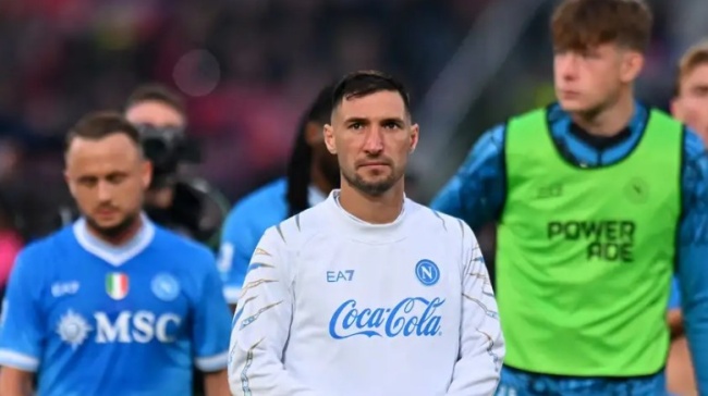 Napoli thua Bologna.