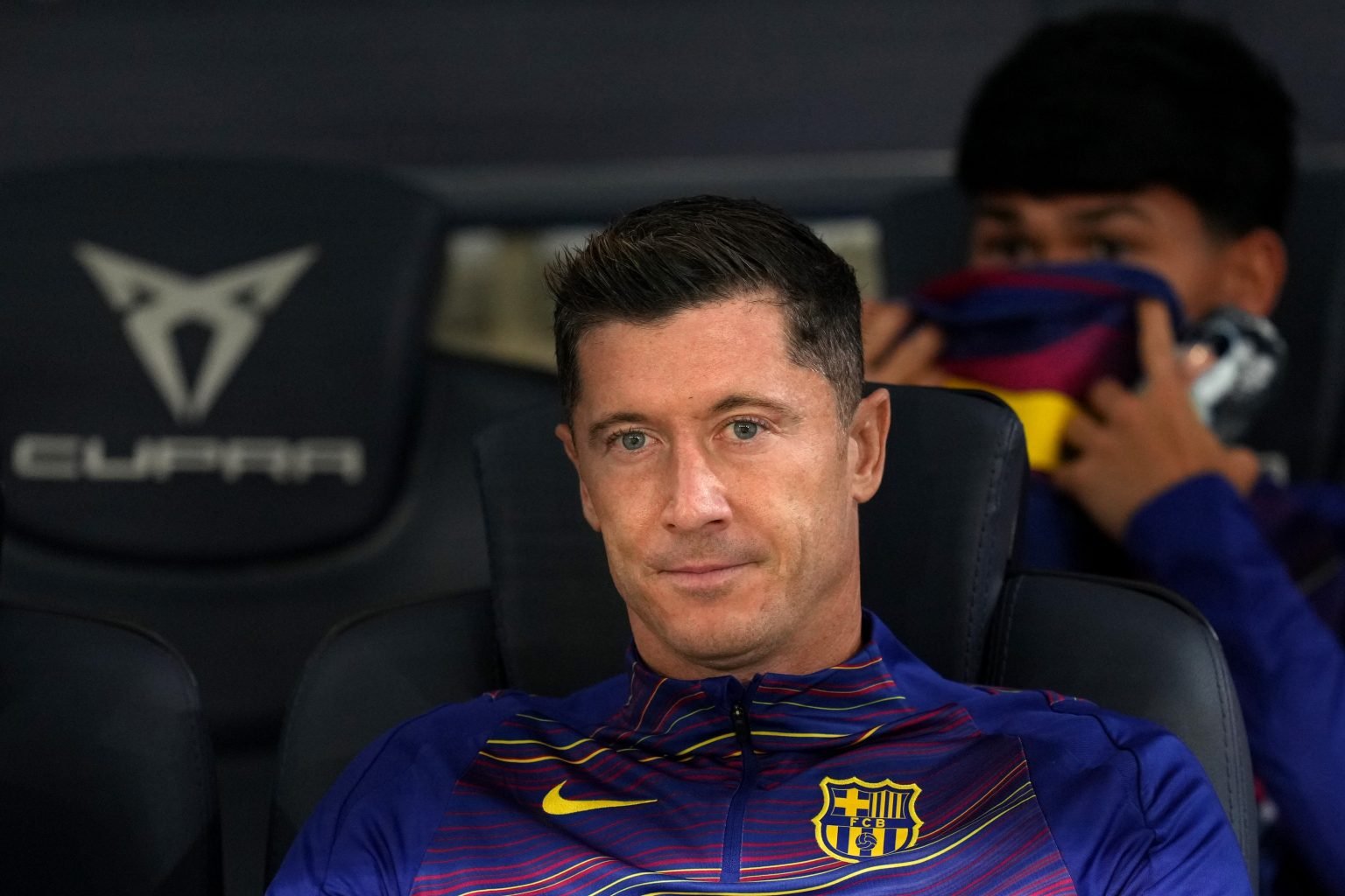 Ảnh bài viết Lewandowski cân nhắc giải nghệ nếu không đạt thỏa thuận với Barca