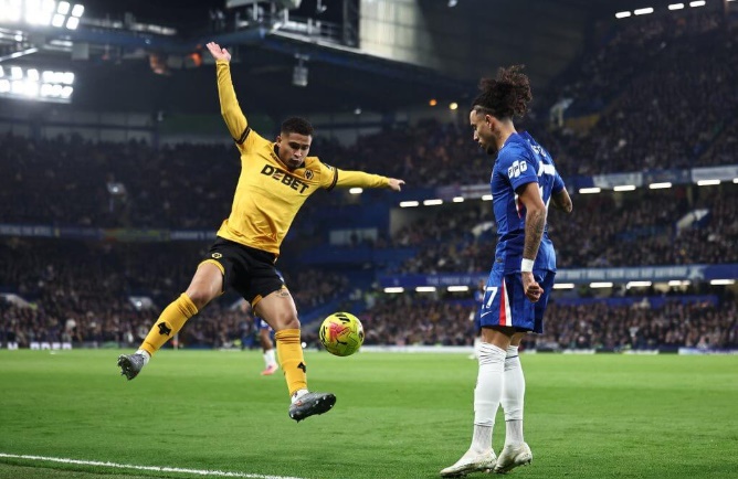 Chelsea dần tìm ra cách hóa giải những hàng thủ lùi sâu.