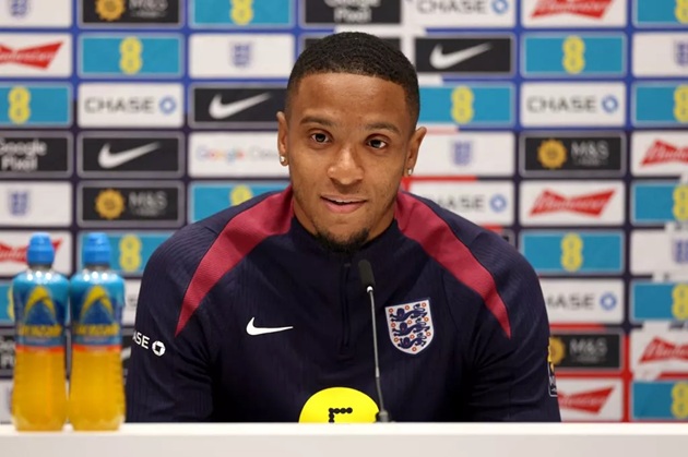 Ảnh bài viết Ezri Konsa tiết lộ cách tuyển Anh học Arsenal để chuẩn bị cho World Cup