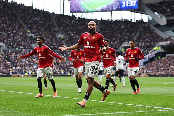 Ảnh bài viết Cơn bão tháng 12 đe dọa cuốn phăng 2 trụ cột của Man Utd
