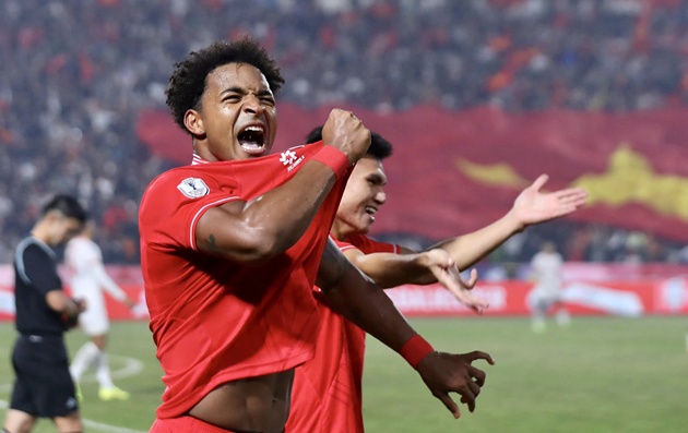 Ảnh bài viết Đồng đội trên ĐT Việt Nam phấn khích với sự trở lại của Xuân Son