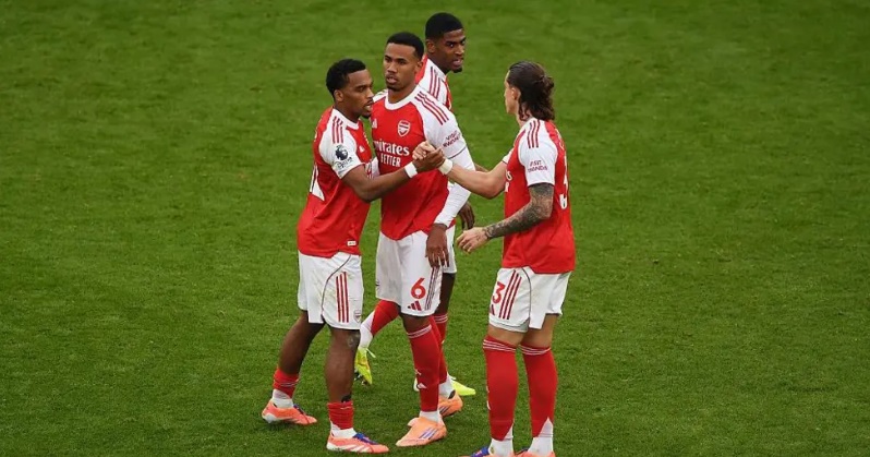 Ảnh bài viết Arsenal đau đầu, ba trụ cột hàng thủ dính chấn thương