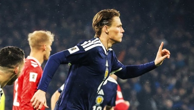 Ảnh bài viết Chuyển nhượng sáng 21/11: Arsenal xem xét chiêu mộ McTominay; MU đối mặt 2 đối thủ nặng ký ở vụ Elliot Anderson