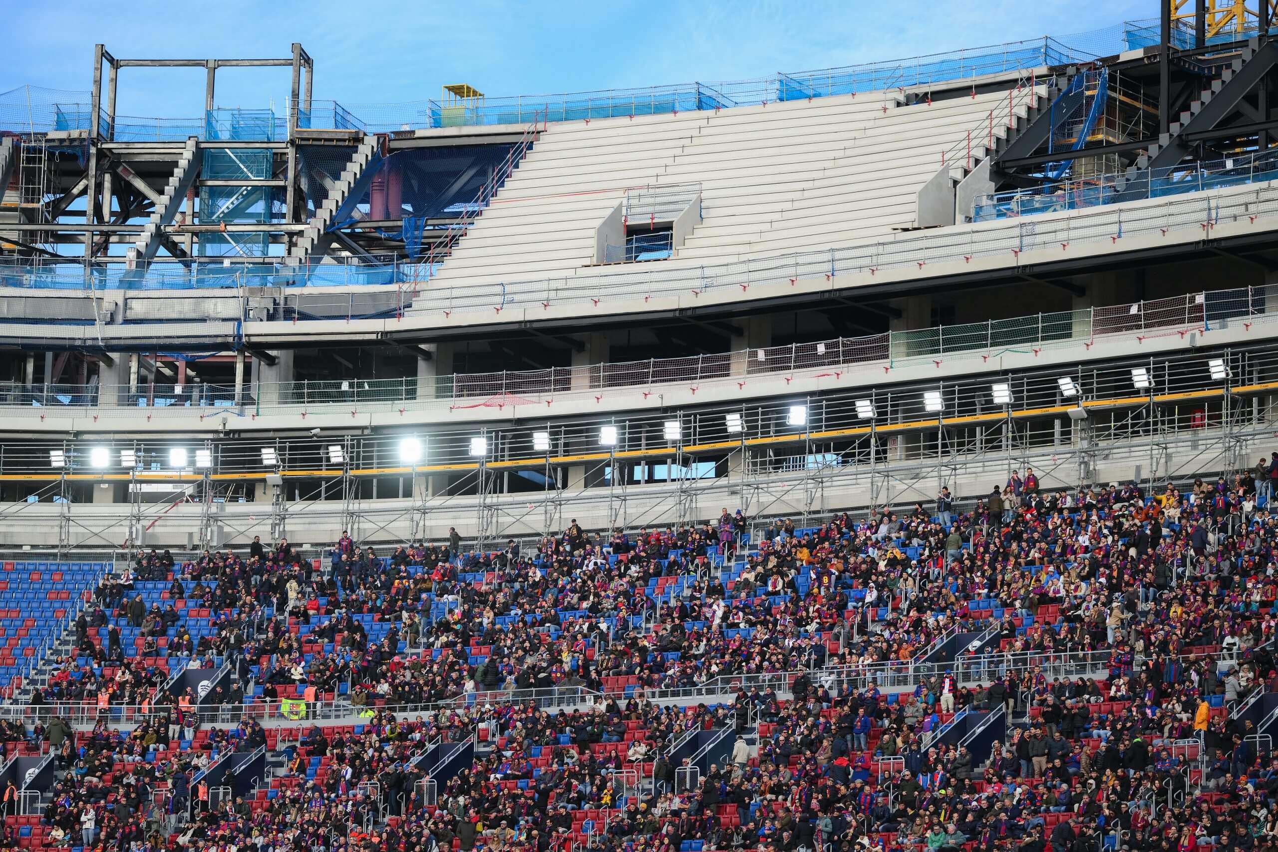 Camp Nou vẫn đang trong giai đoạn hoàn thiện