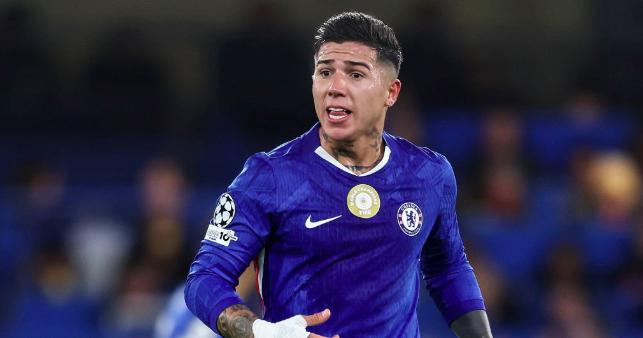 Ảnh bài viết Enzo Fernandez công kích Barca: “Họ phòng ngự quá liều lĩnh”