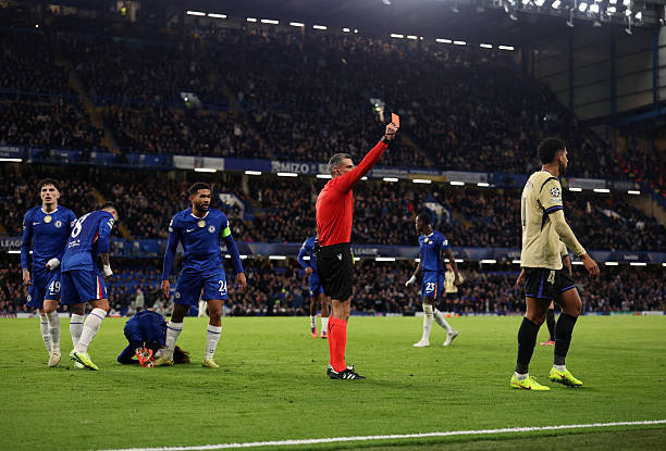 Ảnh bài viết Chelsea, Araujo và căn bệnh mãn tính đang dày vò Barca