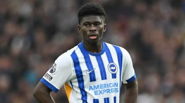 Carlos Baleba là cái tên hot trên TTCN.