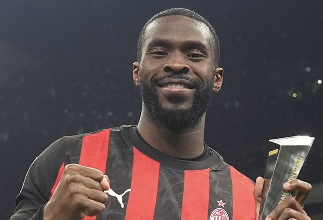 Ảnh bài viết Tomori chơi trận hay nhất mùa, đưa AC Milan lên ngôi đầu Serie A