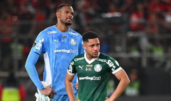 Roque không giấu được cảm xúc.