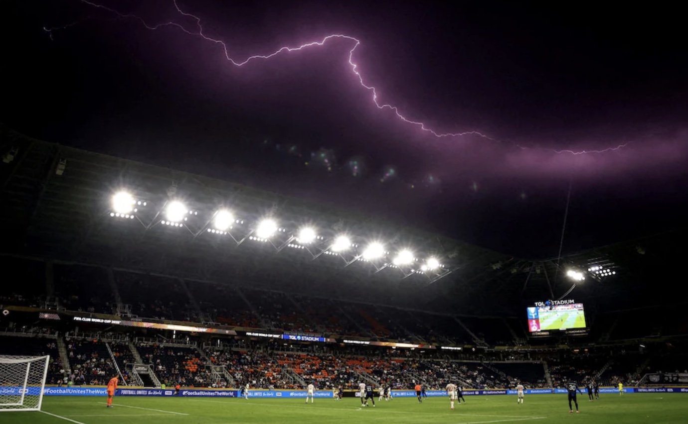 Ảnh bài viết Biến đổi khí hậu: FIFA buộc phải dời lịch World Cup?