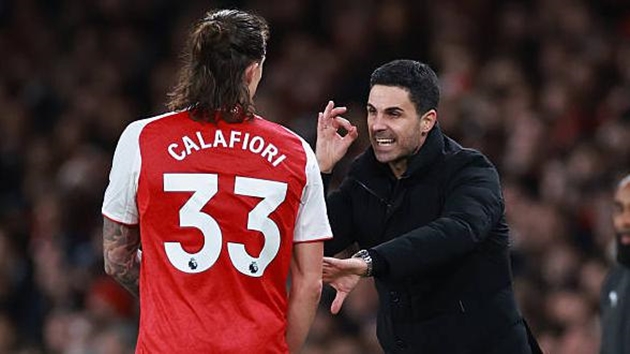 Ảnh bài viết Án treo giò của Calafiori là cơ hội cho Lewis-Skelly tại Arsenal