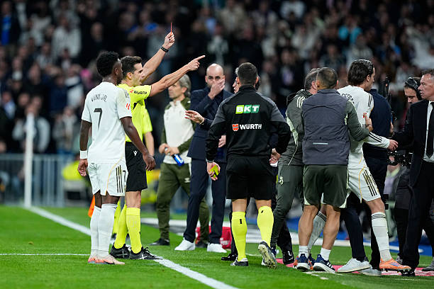 Trận đấu hỗn loạn của Real trước Celta Vigo.