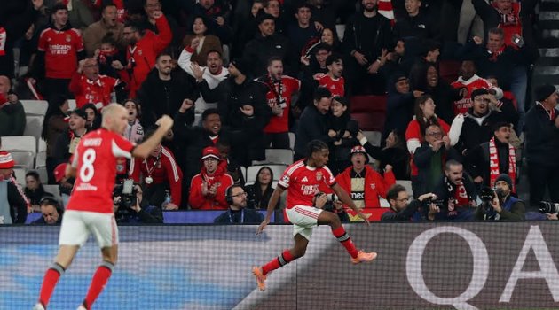 Ảnh bài viết Richard Rios và Barreiro tỏa sáng, Benfica của Mourinho nhấn chìm Napoli