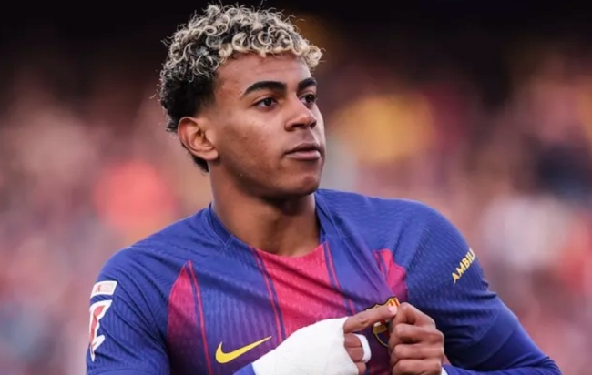 Yamal cùng đồng đội quyết tâm lấy 3 điểm.