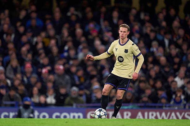 Frenkie de Jong nhiều khả năng sẽ ra sân ngay từ đầu ở trận Barcelona vs Osasuna.