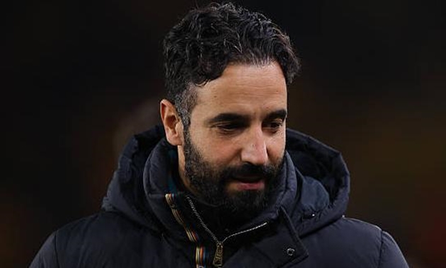 Ảnh bài viết Ruben Amorim bác bỏ tin mua hậu vệ dù Man Utd thủng lưới 4 bàn
