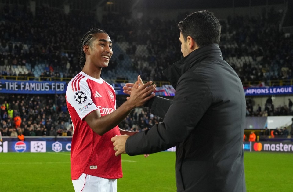 Ảnh bài viết “Saliba mới” Marli Salmon trước bước ngoặt lớn tại Arsenal