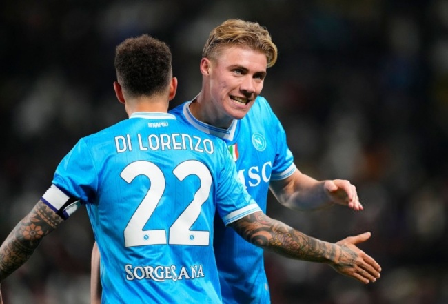 Hojlund ghi bàn cho Napoli.