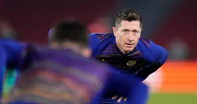 Lewandowski sẵn sàng giảm lương để ở lại Barca