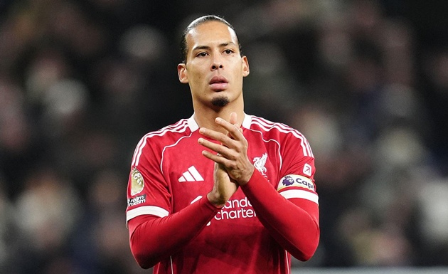 Van Dijk vừa câu thẻ đỏ, vừa có màn trình diễn chuyên môn xuất sắc
