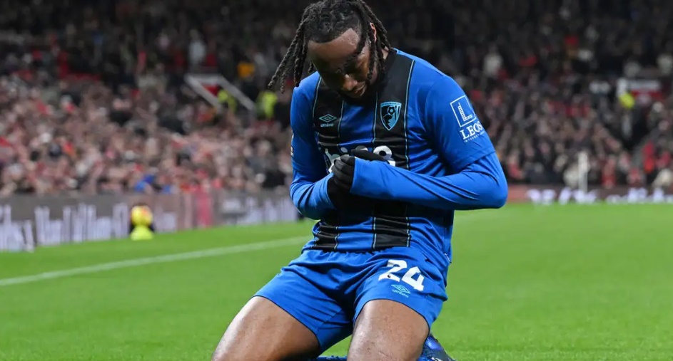 Man Utd cũng đã theo dõi ngôi sao của Bournemouth từ lâu.