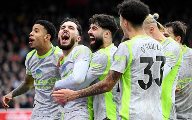 Man City tạm vươn lên đầu BXH Ngoại hạng Anh trước khi Arsenal ra quân