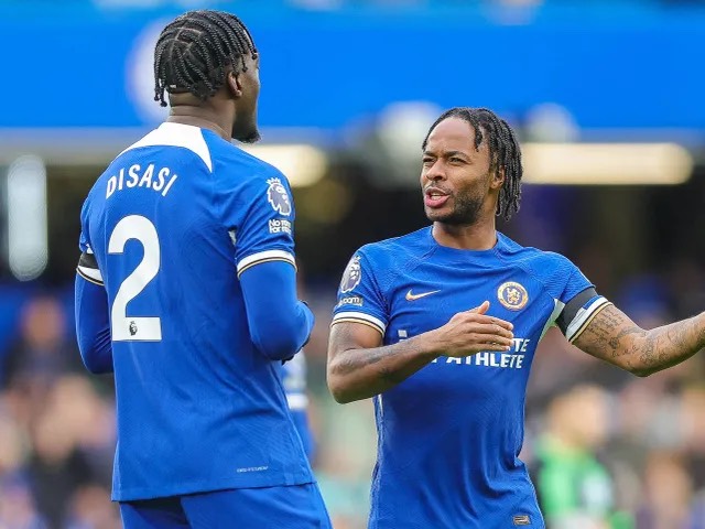 Sterling đứng đầu danh sách thanh lý của The Blues.