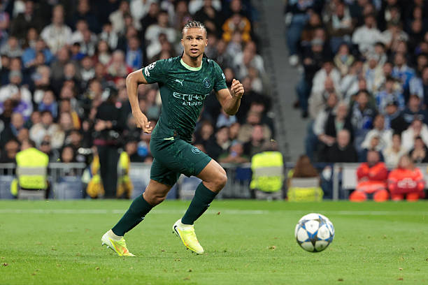 Nathan Ake hiện cân nhắc ra đi khi gặp khó trong việc cạnh tranh suất đá chính ở Manchester City.