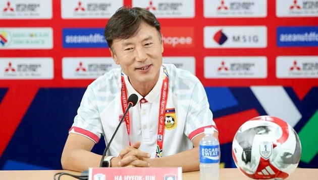 Huấn luyện viên Ha Hyeok-jun chia tay bóng đá Lào.