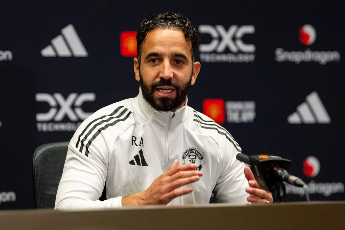 Ảnh bài viết Amorim nhắc MU giữ cái đầu lạnh trong trận derby với Leeds