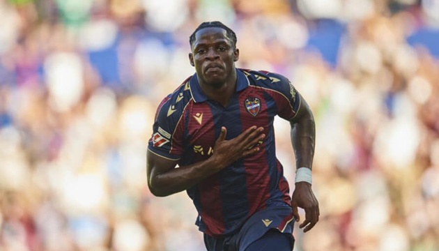 Ảnh bài viết Tottenham săn Etta Eyong thay thế Brennan Johnson