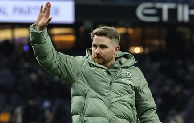 HLV McFarlane thực sự là "kẻ vô danh" khi so sánh với Pep Guardiola.