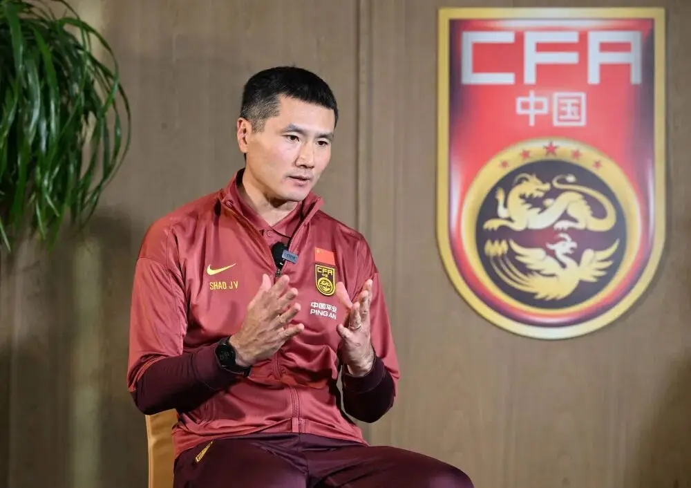Ảnh bài viết Tân HLV khẳng định cầu thủ Trung Quốc đủ sức đá 5 giải hàng đầu châu Âu