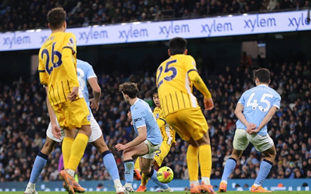 Mitoma đặt lòng hiểm hóc gỡ hòa 1-1