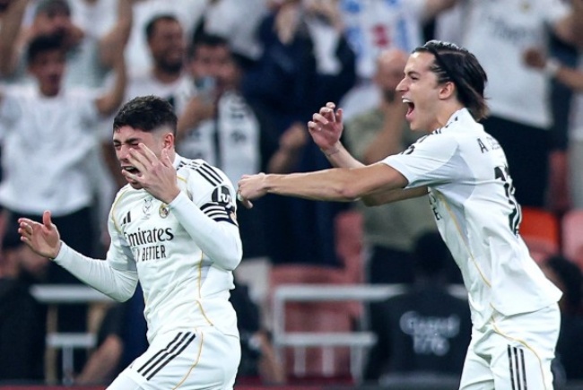 Ảnh bài viết Valverde lập siêu phẩm, Real Madrid hẹn Barca ở chung kết Siêu cúp Tây Ban Nha