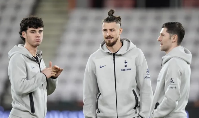 Dragusin có thể rời Tottenham.