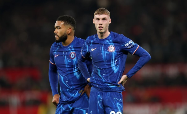 Ảnh bài viết Rosenior giải thích lý do gạch tên Cole Palmer, Reece James