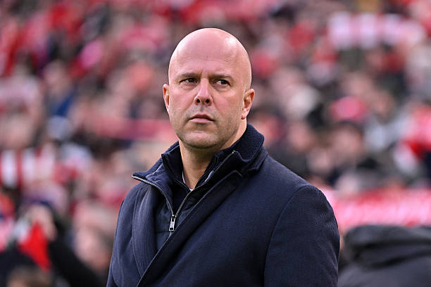 Nếu cần, Slot nên gây sức ép để ban lãnh đạo thay đổi.