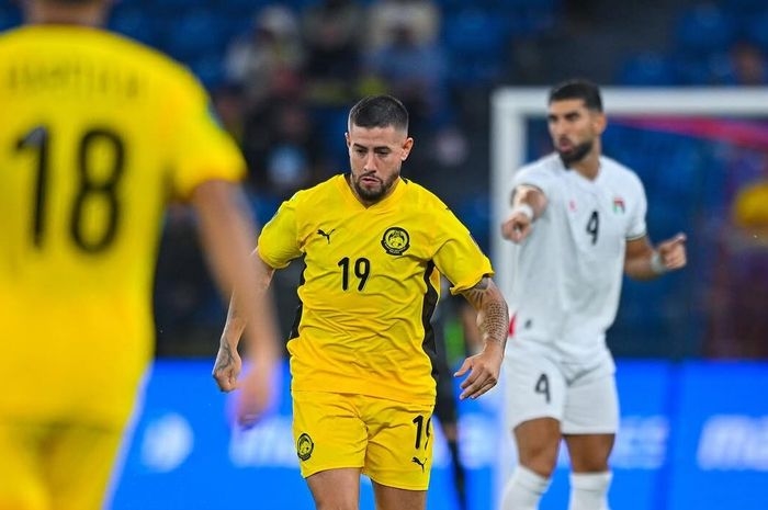 Rodrigo Holgado cân nhắc giải nghệ sau án phạt từ FIFA.