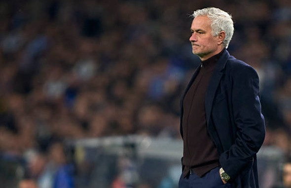 Ảnh bài viết Mourinho bất lực nhìn Benfica gục ngã trước Porto