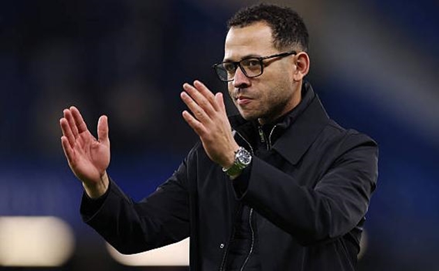 Ảnh bài viết Liam Rosenior tiết lộ sao Chelsea nén đau thi đấu
