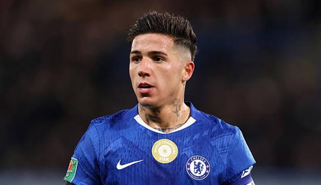 Ảnh bài viết Tin đồn chuyển nhượng sáng 19/1: Chelsea có thể bán Enzo Fernandez; MU liên hệ Xavi