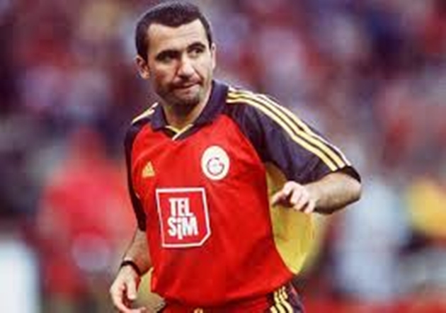 Gheorghe Hagi gặt hái nhiều thành công cùng Galatasaray.