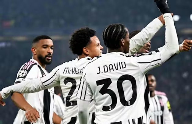 Juventus cần chiến thắng để bám đuổi Napoli.