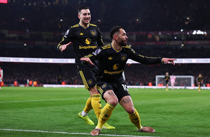 Ảnh bài viết Cunha lập công, MU bắn hạ Arsenal trong trận cầu 5 bàn thắng