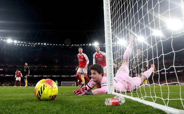 Ảnh bài viết Bức tường Lammens giúp MU đứng vững tại Emirates